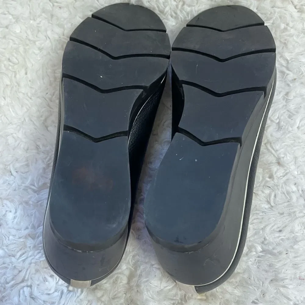 Betabrand All Weather Leather Black & White piping slip on wedge shoes SZ9